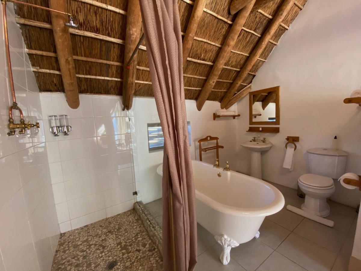 Deluxe Double Thatch Room,1023061315:JPEG